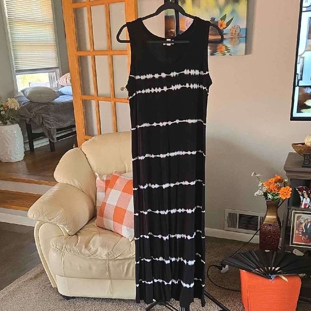 Women's Black and White Tie-Dye Sleeveless Maxi Dress🖤🤍  SIZE M